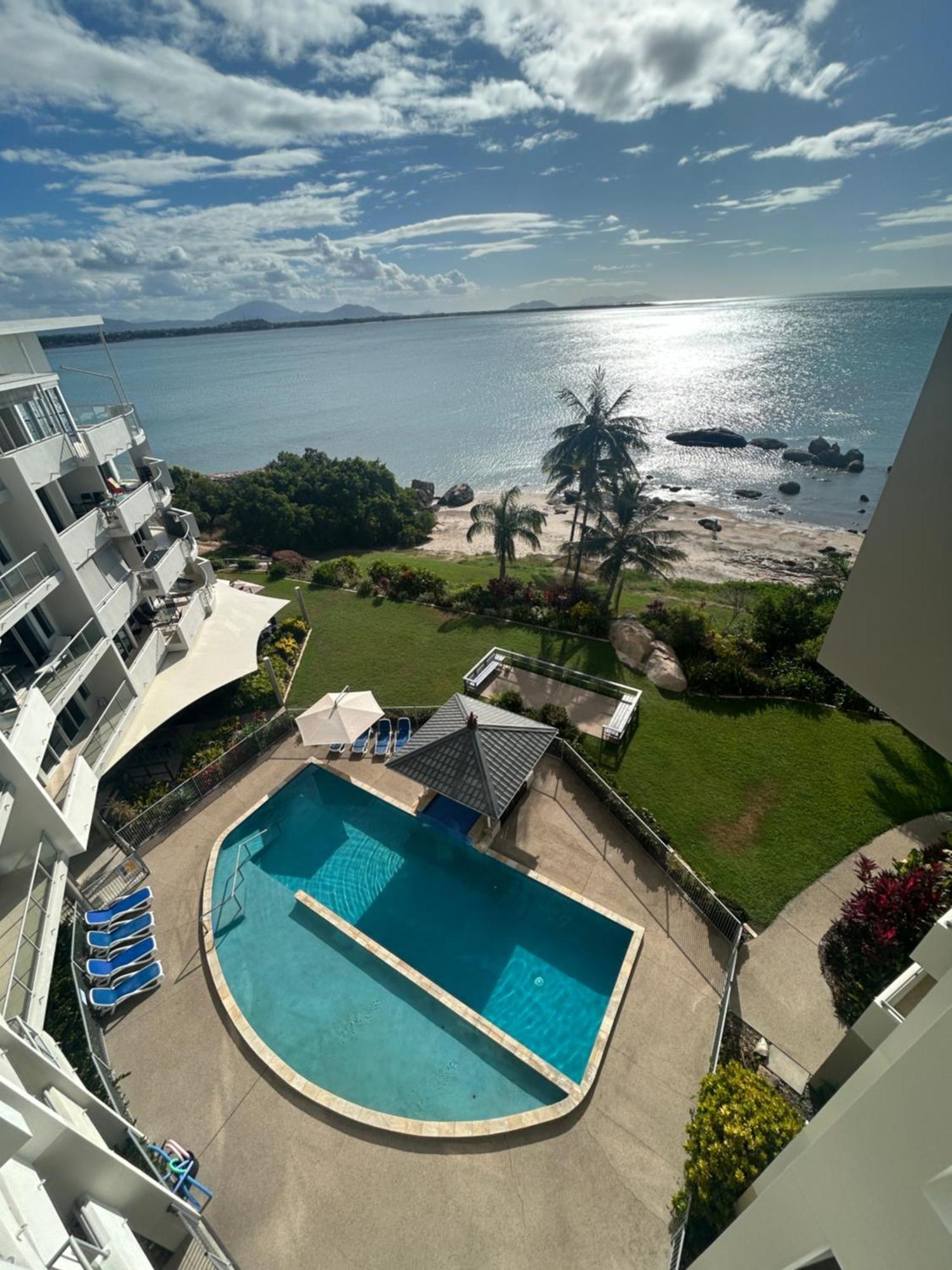 Coral Cove Apartments - Absolute Beachfront Resort Bowen Exterior foto