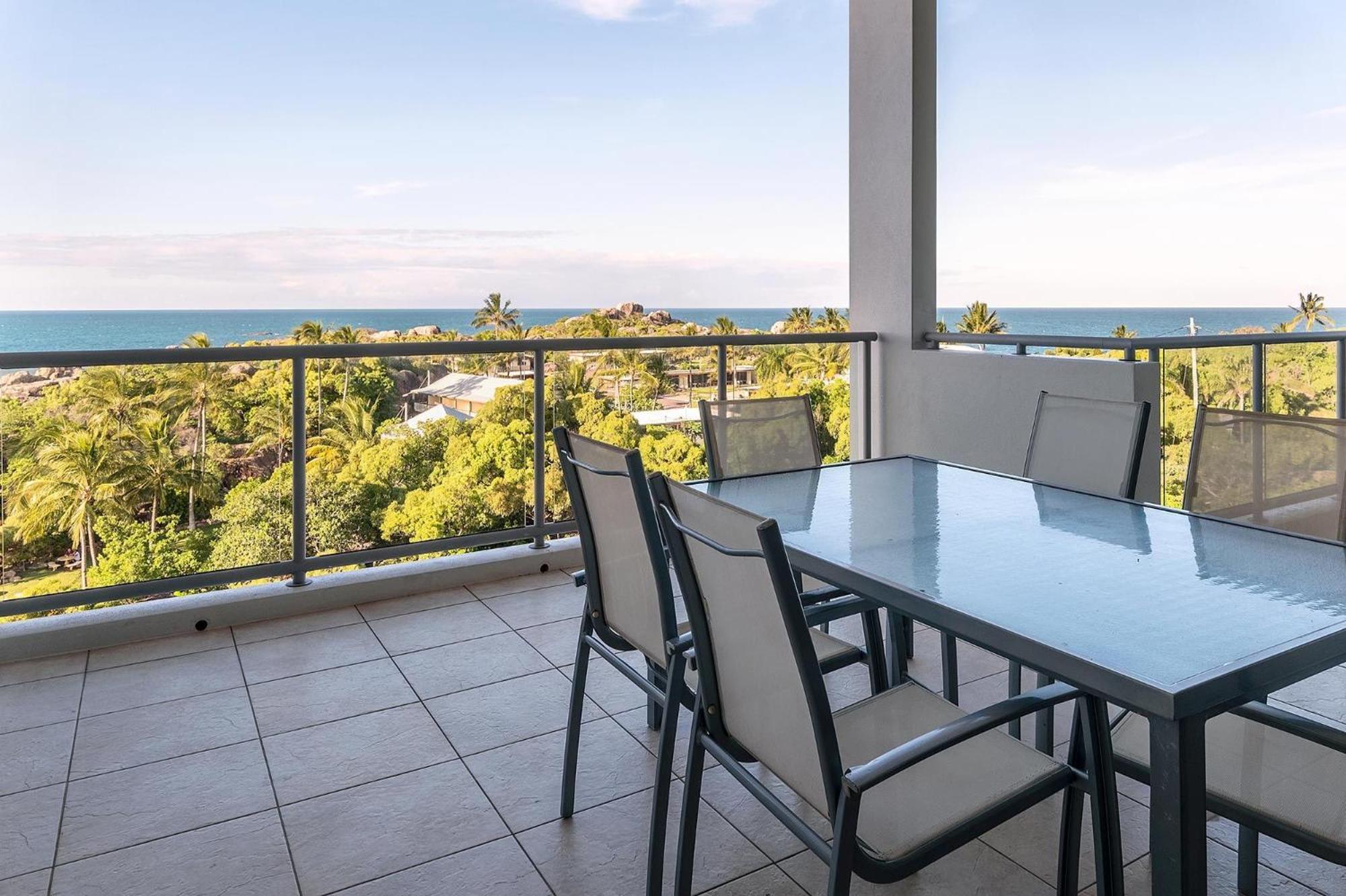 Coral Cove Apartments - Absolute Beachfront Resort Bowen Exterior foto