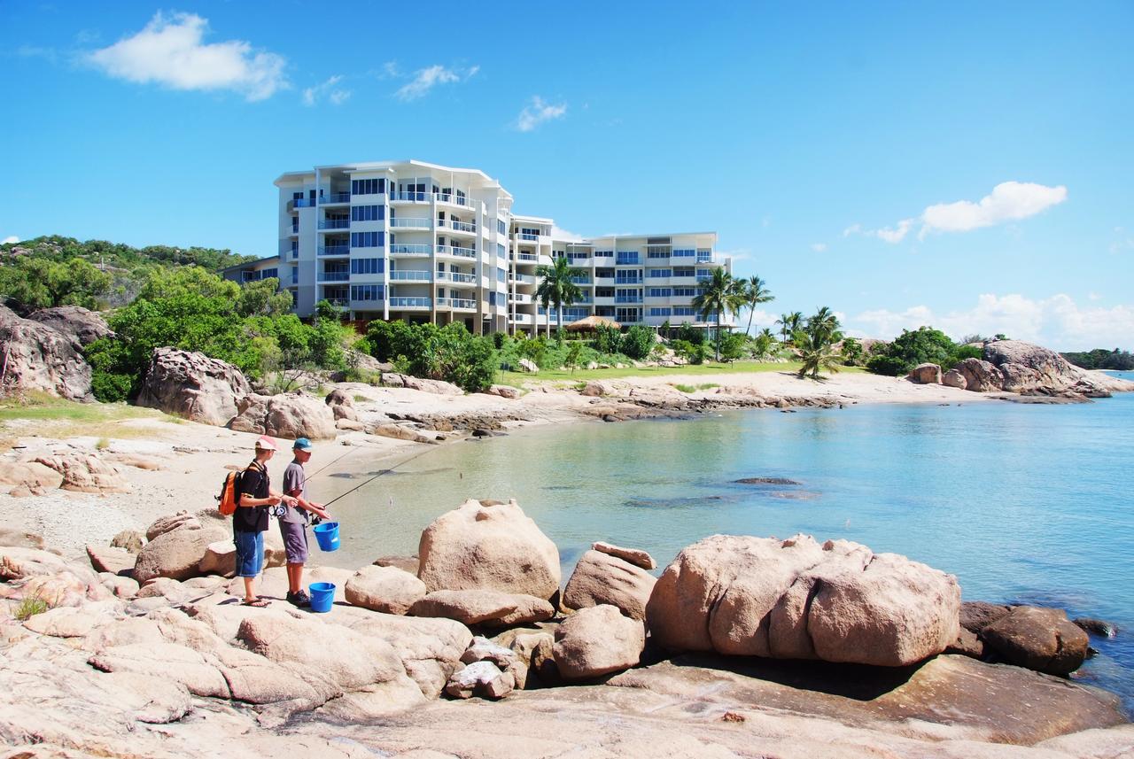 Coral Cove Apartments - Absolute Beachfront Resort Bowen Exterior foto